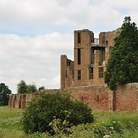 Photo of Kenilworth Castle by Nilfanion / Wikimedia Commons (CC BY-SA 4.